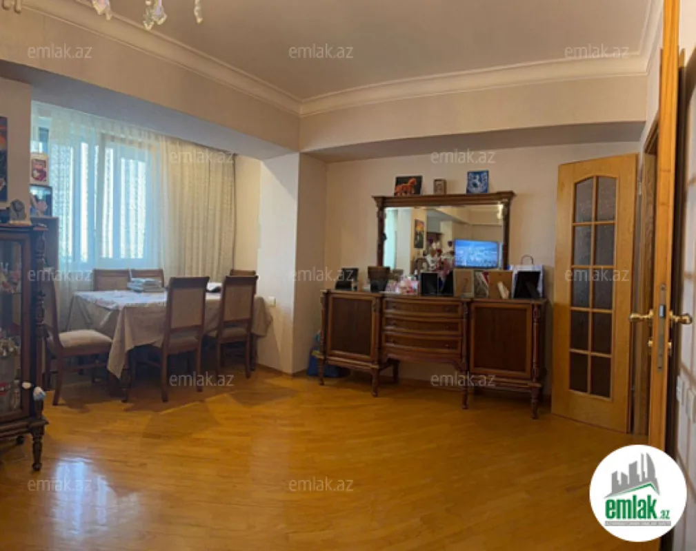 Satılır 3 otaqlı köhnə tikili 110 m²