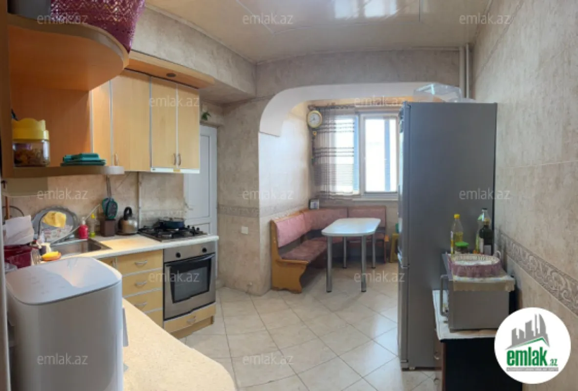 Satılır 3 otaqlı köhnə tikili 110 m²