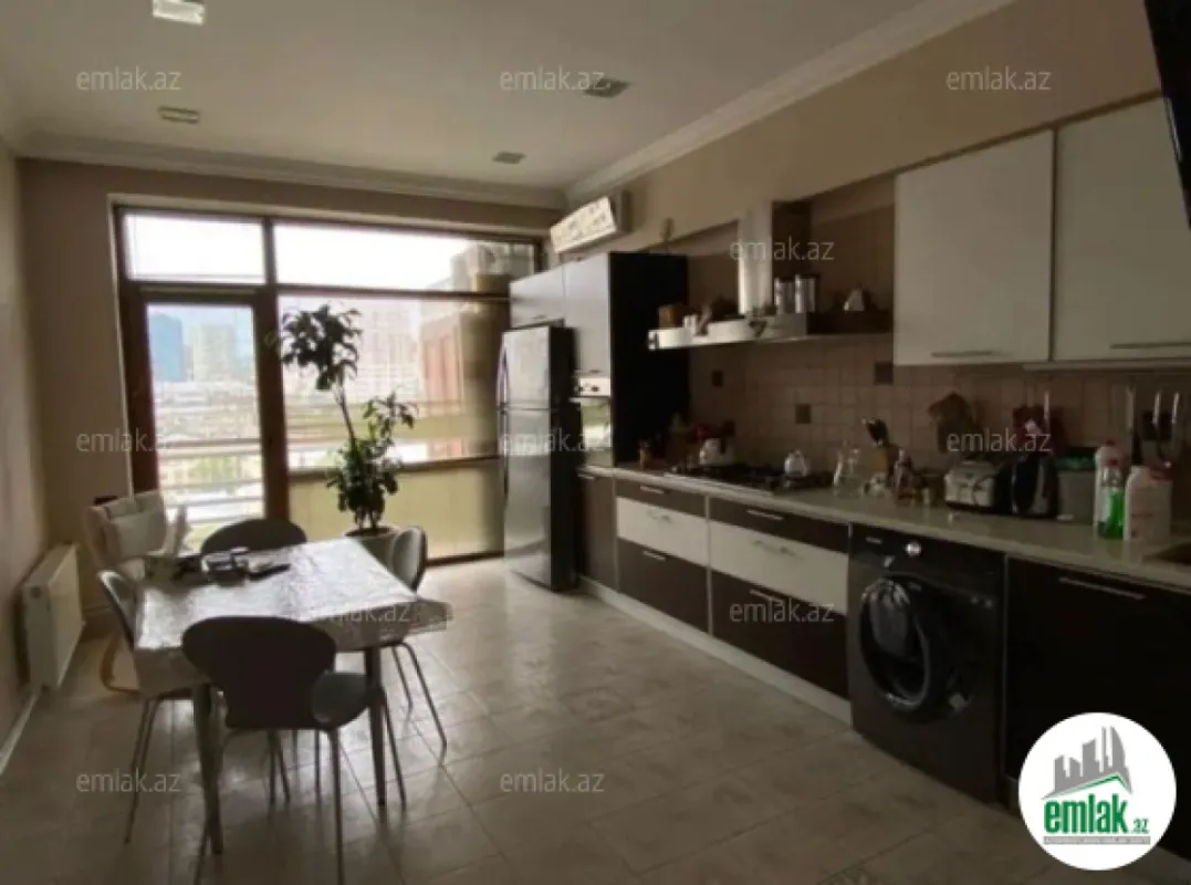 Satılır 3 otaqlı yeni tikili 140 m²