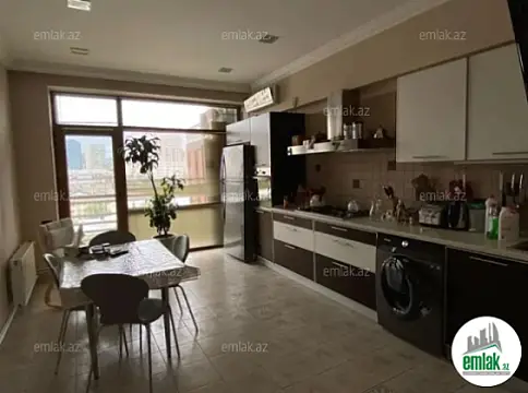 Satılır 3 otaqlı yeni tikili 140 m²