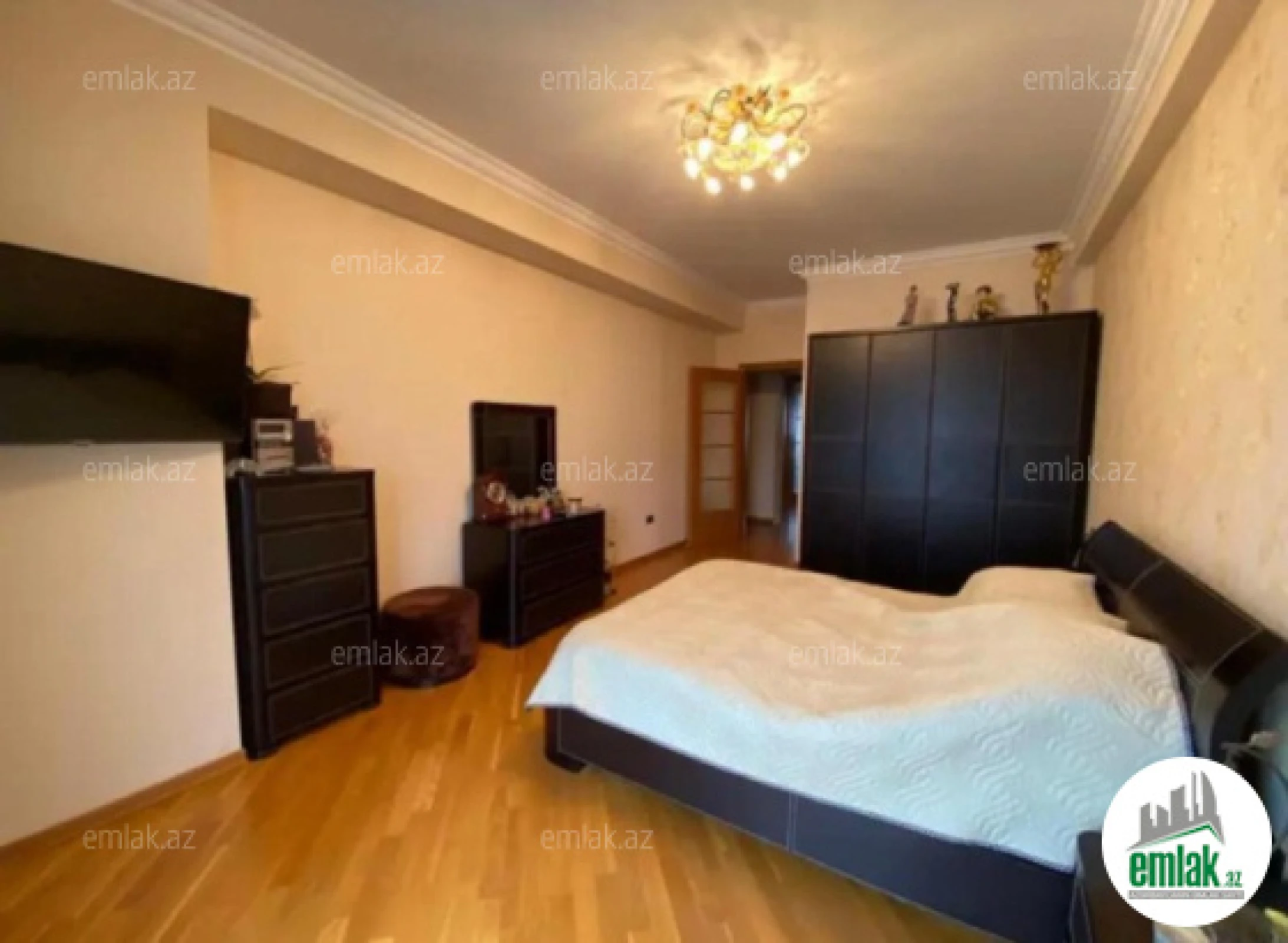Satılır 3 otaqlı yeni tikili 140 m²