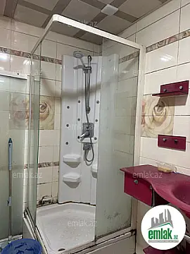 Satılır 3 otaqlı köhnə tikili 70 m²