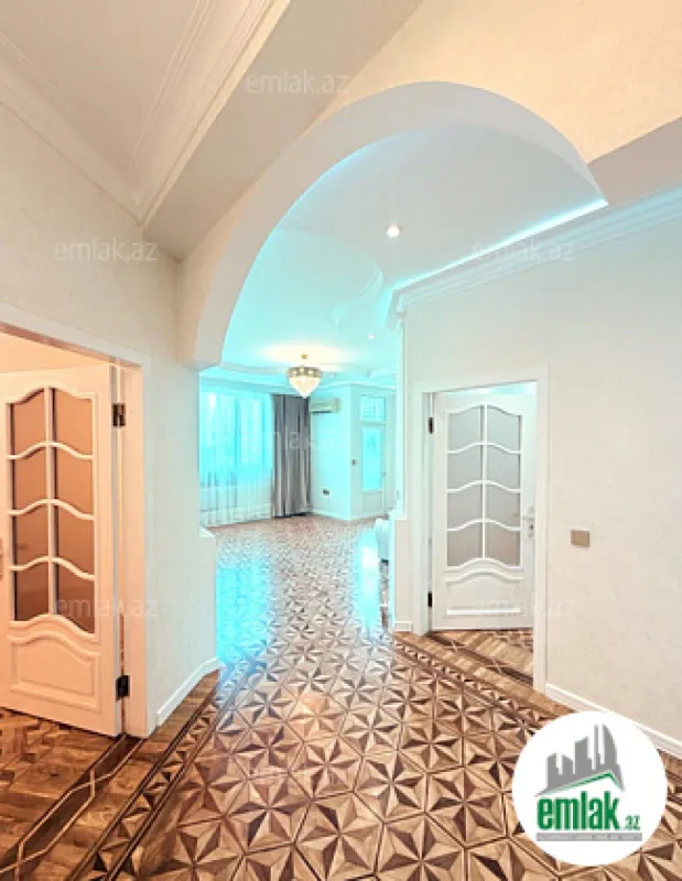 Satılır 3 otaqlı yeni tikili 85 m²