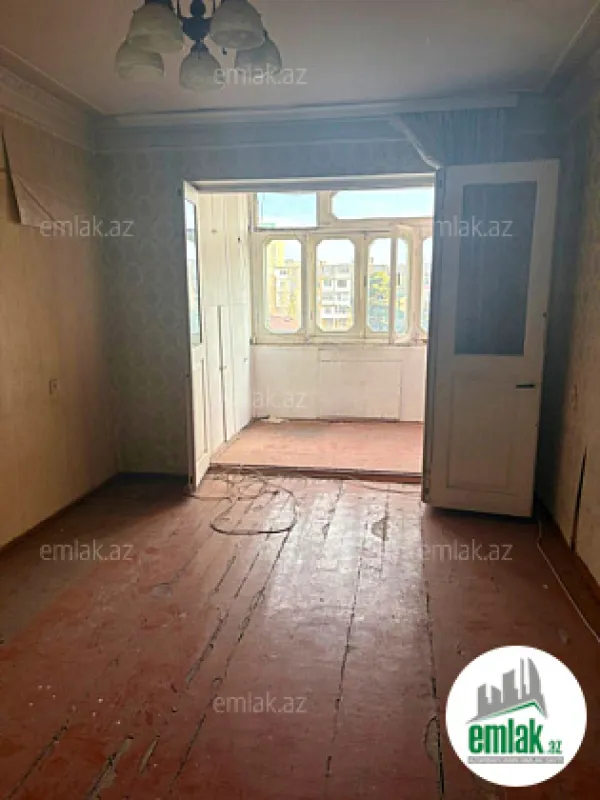 Satılır 3 otaqlı köhnə tikili 80 m²