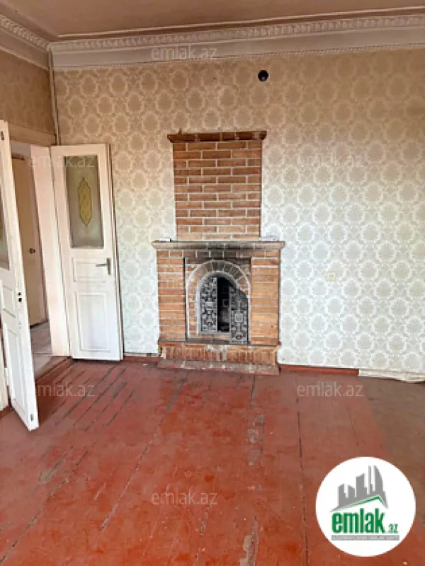 Satılır 3 otaqlı köhnə tikili 80 m²
