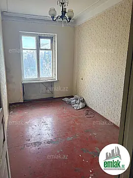 Satılır 3 otaqlı köhnə tikili 80 m²