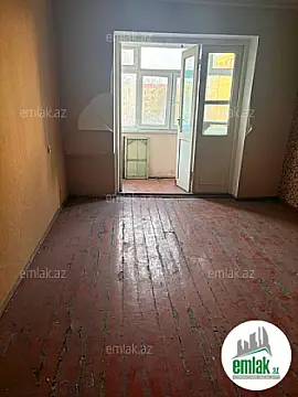 Satılır 3 otaqlı köhnə tikili 80 m²