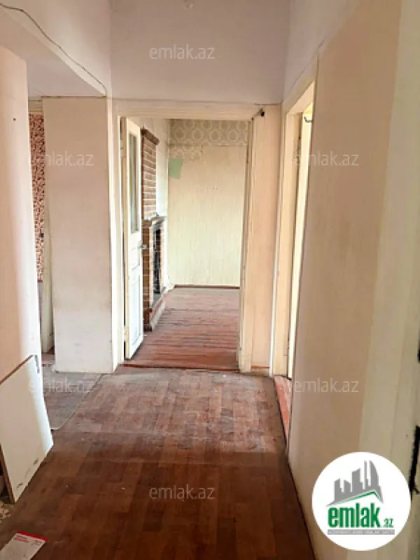 Satılır 3 otaqlı köhnə tikili 80 m²