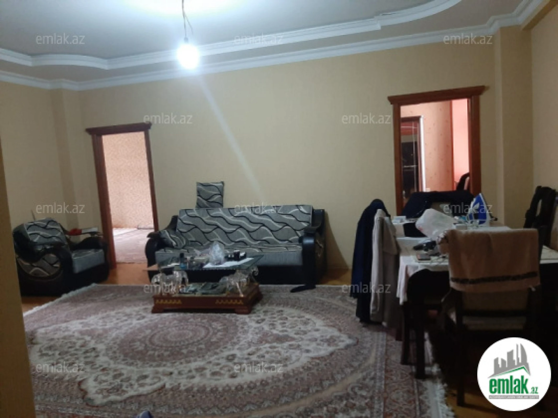 Satılır 4 otaqlı köhnə tikili 150 m²