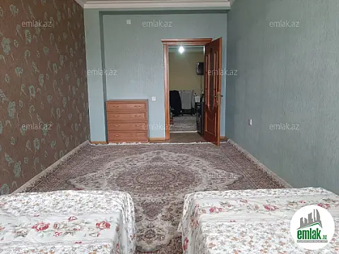 Satılır 4 otaqlı köhnə tikili 150 m²