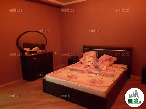 Satılır 4 otaqlı köhnə tikili 150 m²