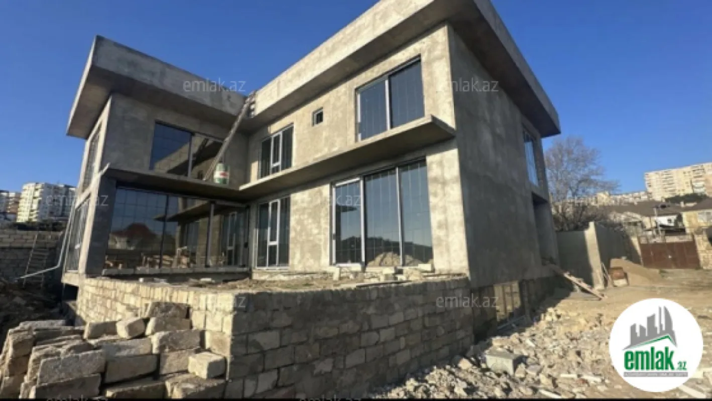 Satılır 7 otaqlı həyət evi 640 m²