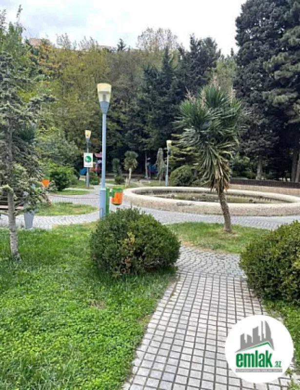Satılır 2 otaqlı köhnə tikili 72 m²