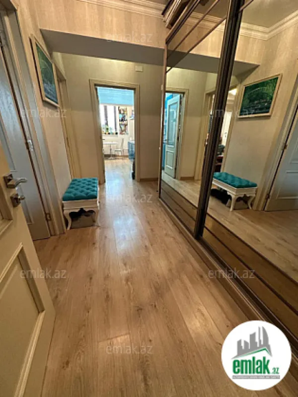 Satılır 2 otaqlı köhnə tikili 72 m²