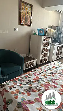 Satılır 2 otaqlı köhnə tikili 72 m²