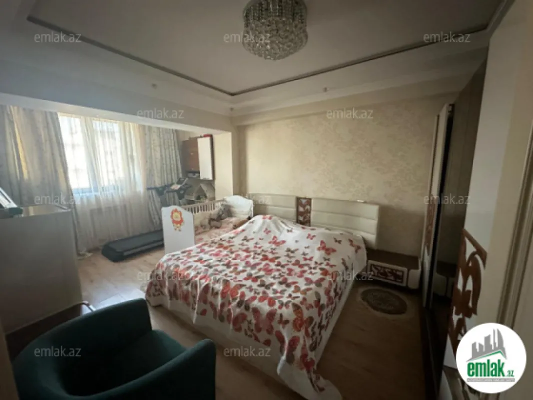 Satılır 2 otaqlı köhnə tikili 72 m²