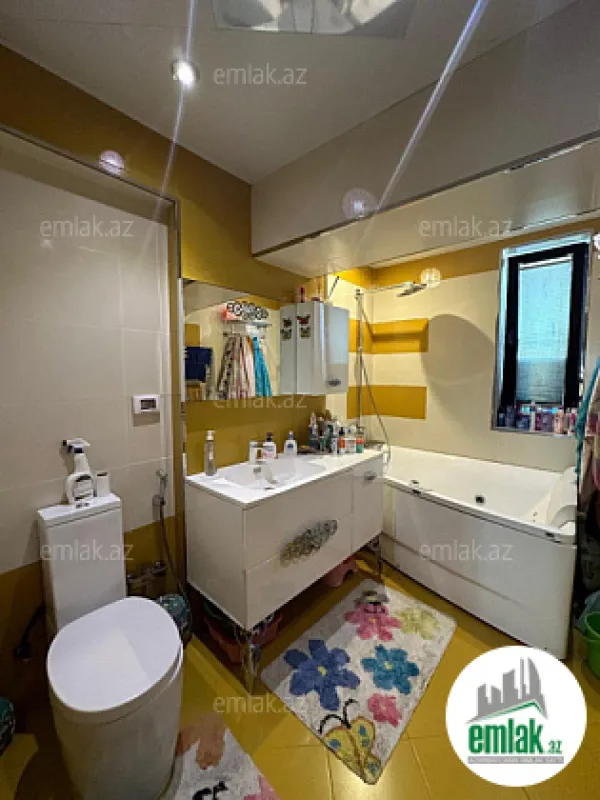 Satılır 2 otaqlı köhnə tikili 72 m²