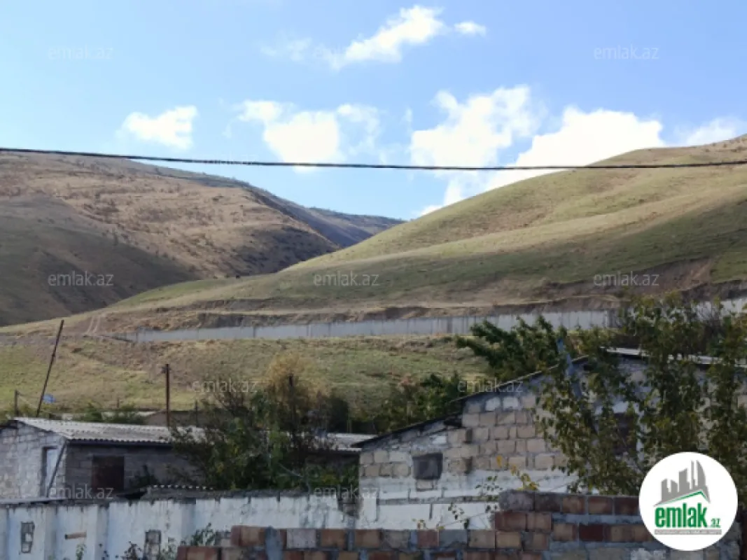 Satılır 3 otaqlı obyekt 12000 m²