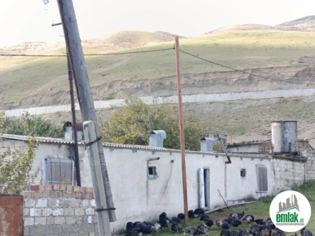 Satılır 3 otaqlı obyekt 12000 m²