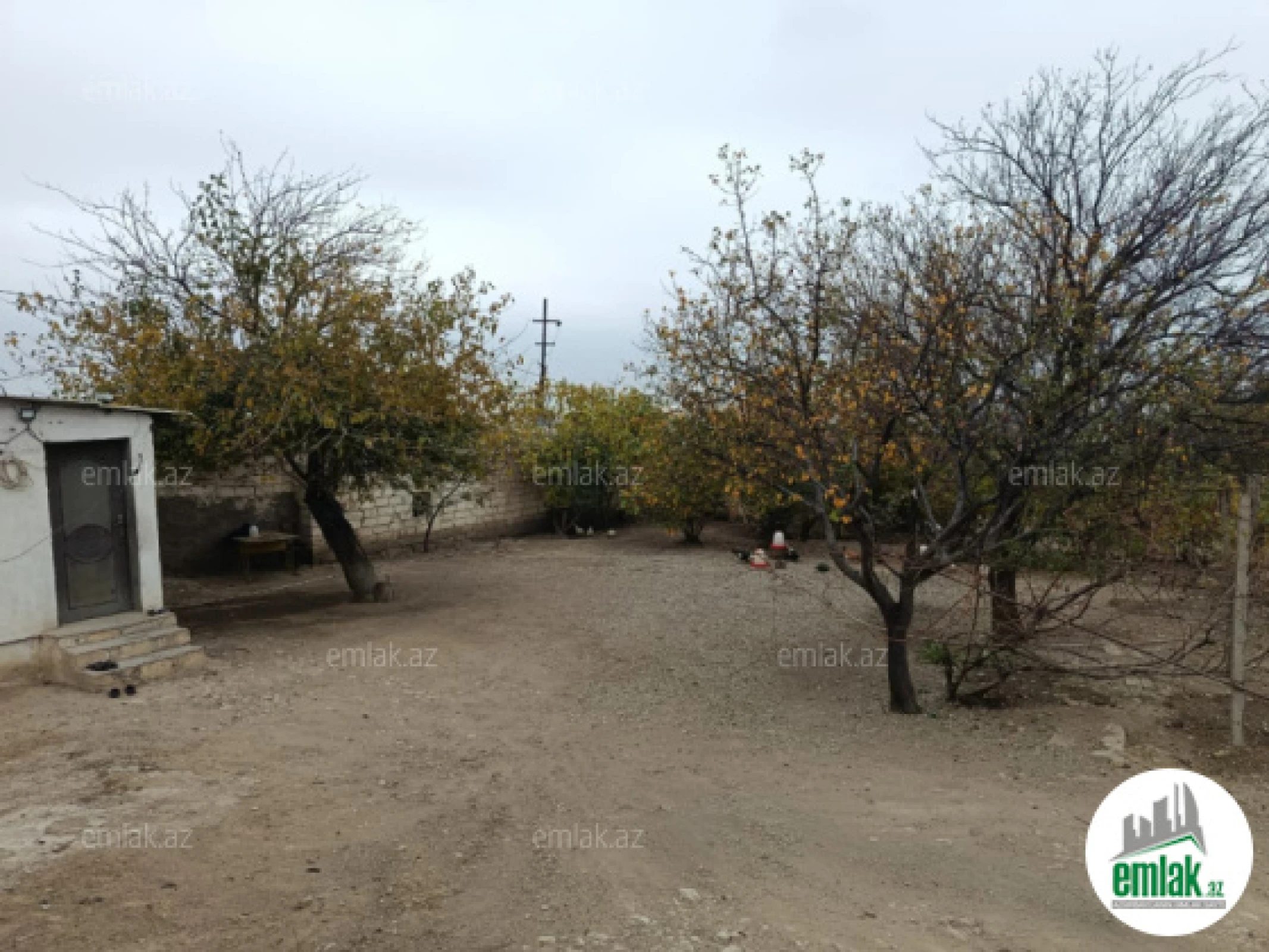 Satılır 3 otaqlı obyekt 12000 m²