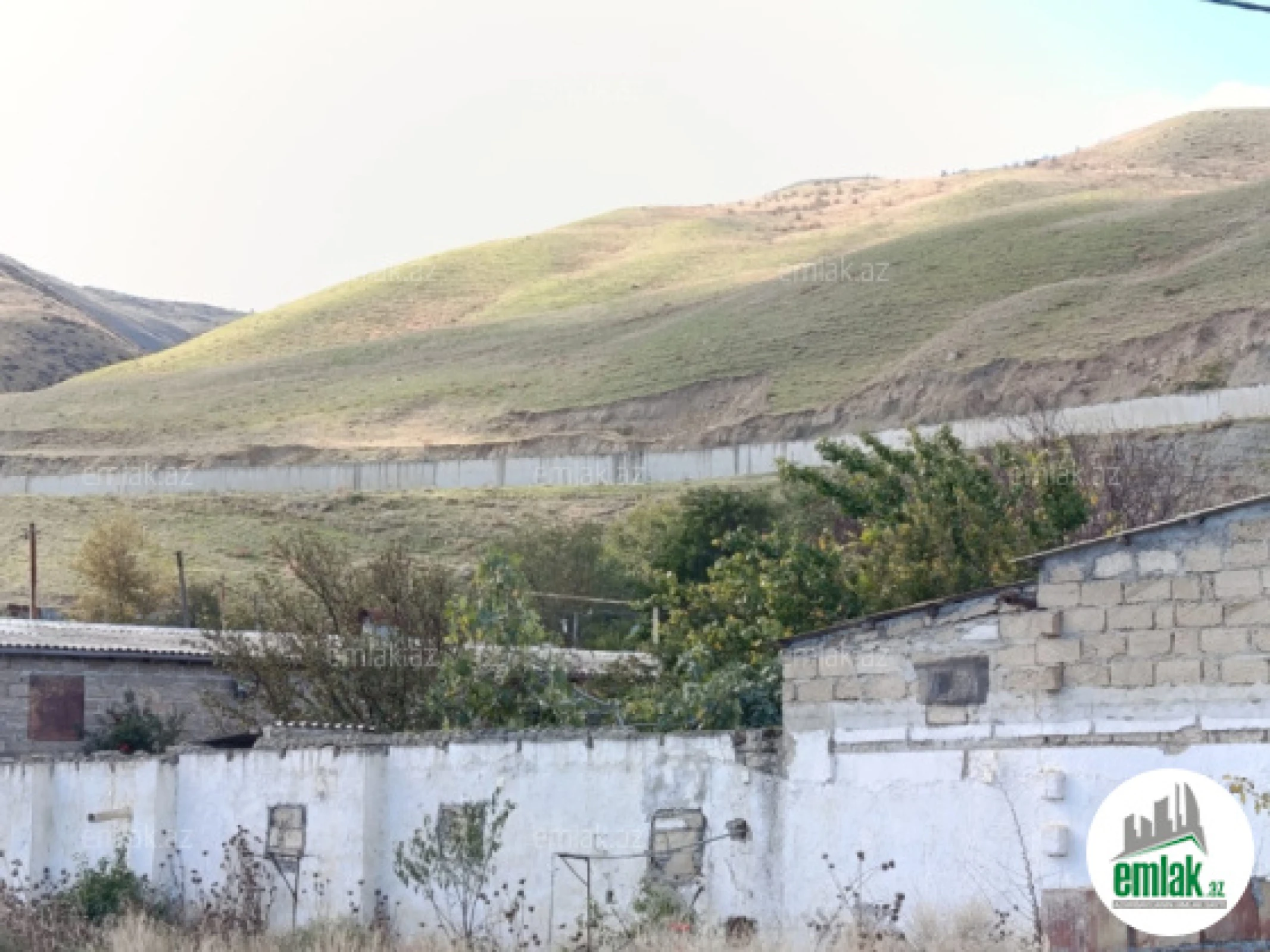 Satılır 3 otaqlı obyekt 12000 m²