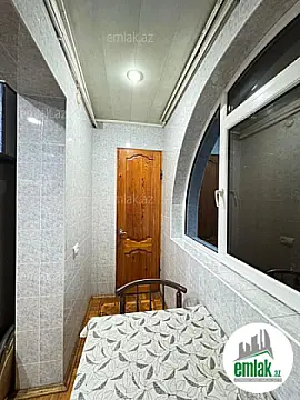 Satılır 5 otaqlı köhnə tikili 130 m²
