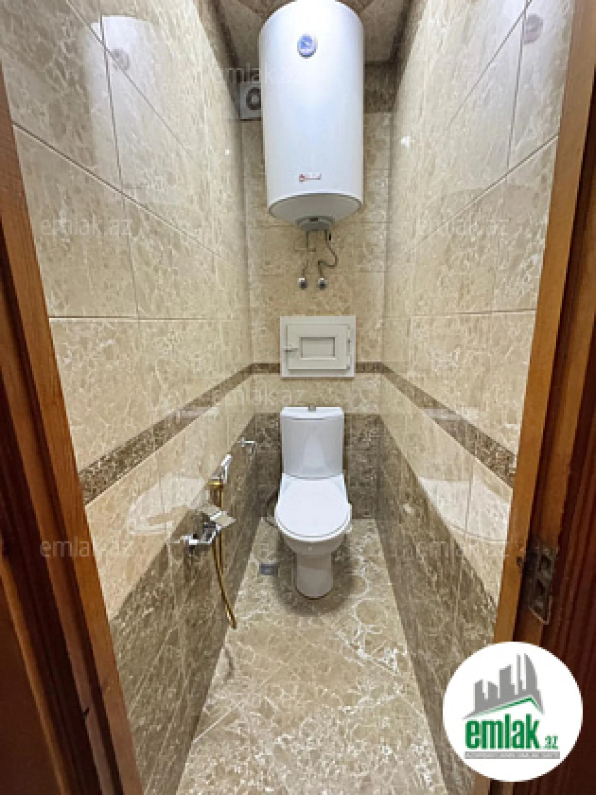 Satılır 5 otaqlı köhnə tikili 130 m²