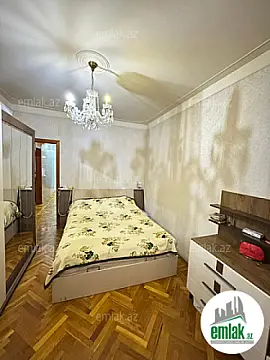 Satılır 5 otaqlı köhnə tikili 130 m²