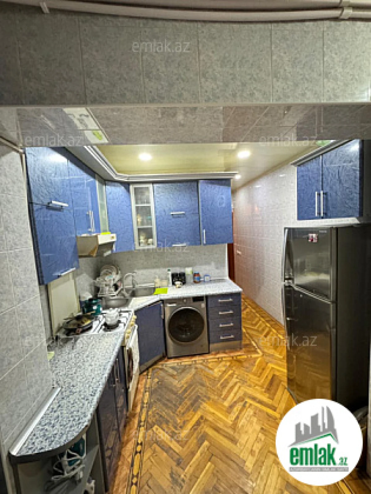 Satılır 5 otaqlı köhnə tikili 130 m²