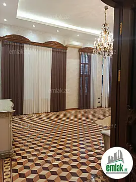 Satılır 5 otaqlı köhnə tikili 250 m²