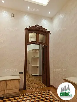 Satılır 5 otaqlı köhnə tikili 250 m² — Bakı 5 otaq 250.00 m²