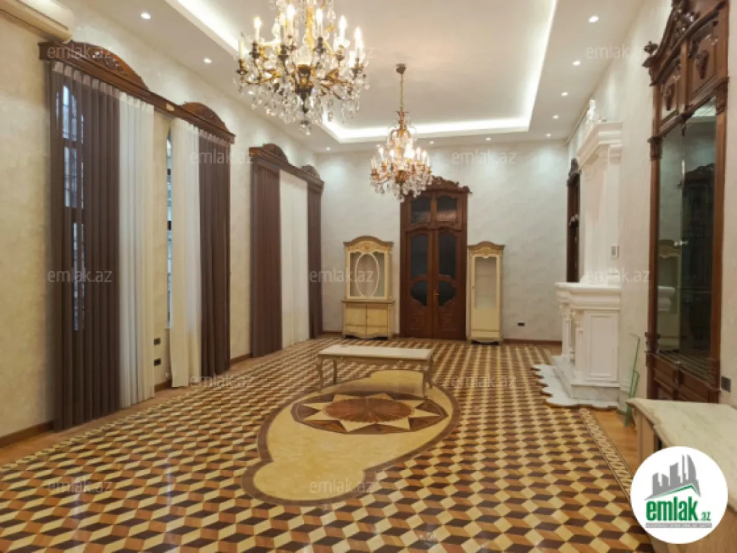 Satılır 5 otaqlı köhnə tikili 250 m²