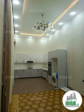 Satılır 5 otaqlı köhnə tikili 250 m²