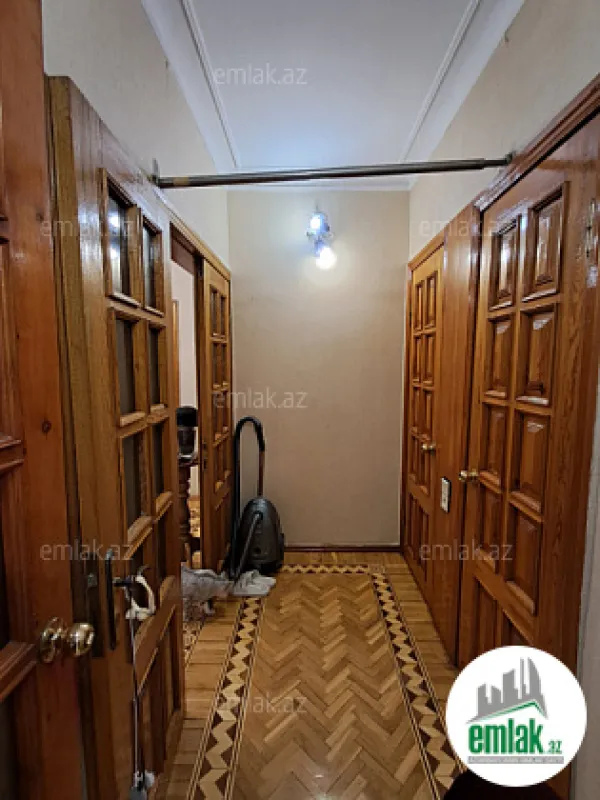 Satılır 3 otaqlı köhnə tikili 80 m²