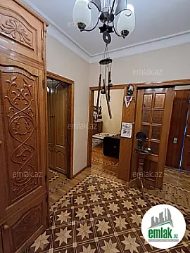 Satılır 3 otaqlı köhnə tikili 80 m²