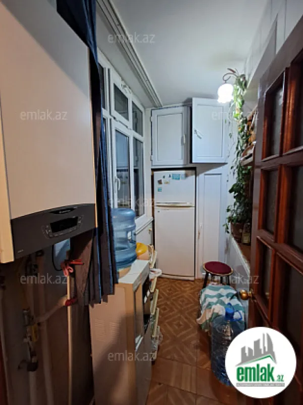 Satılır 3 otaqlı köhnə tikili 80 m²