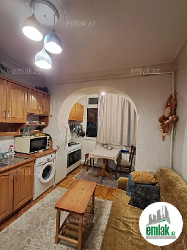 Satılır 3 otaqlı köhnə tikili 80 m²