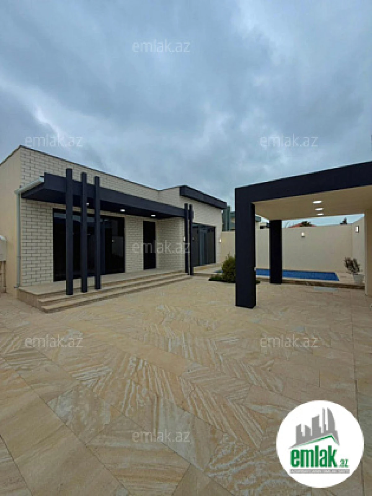 Satılır 4 otaqlı mənzil 150 m²