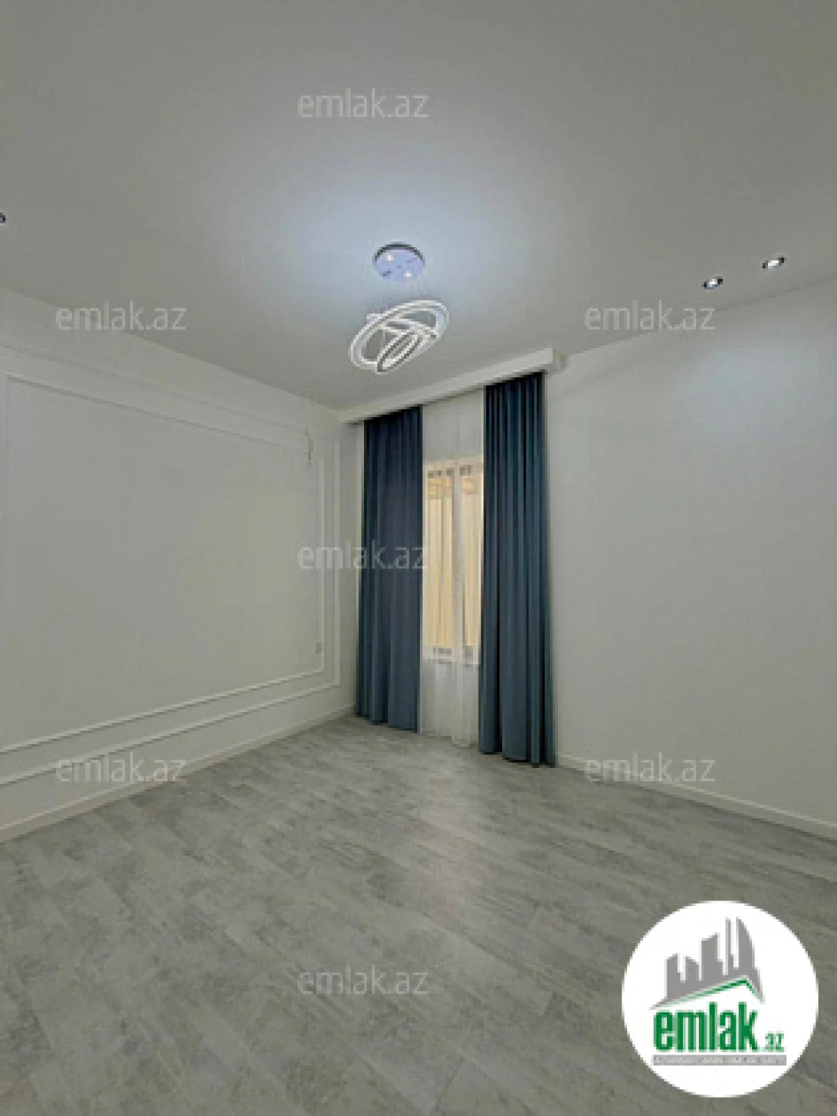 Satılır 4 otaqlı mənzil 150 m²