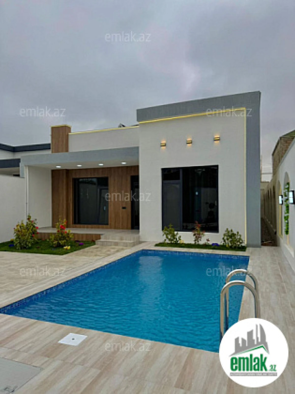 Satılır 4 otaqlı mənzil 150 m²