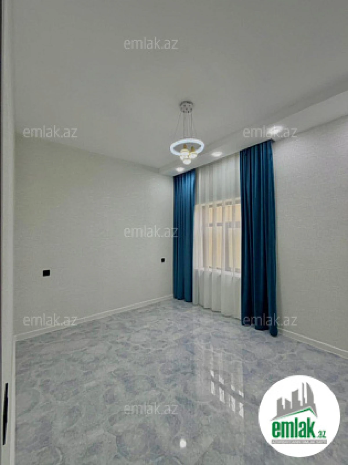 Satılır 4 otaqlı mənzil 150 m²