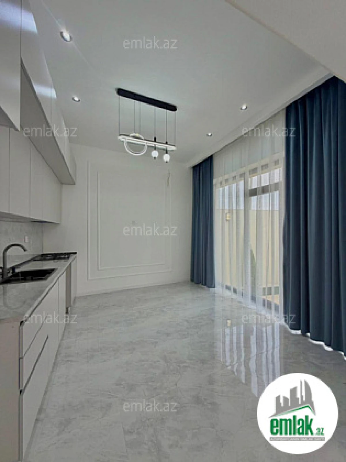 Satılır 4 otaqlı mənzil 150 m²