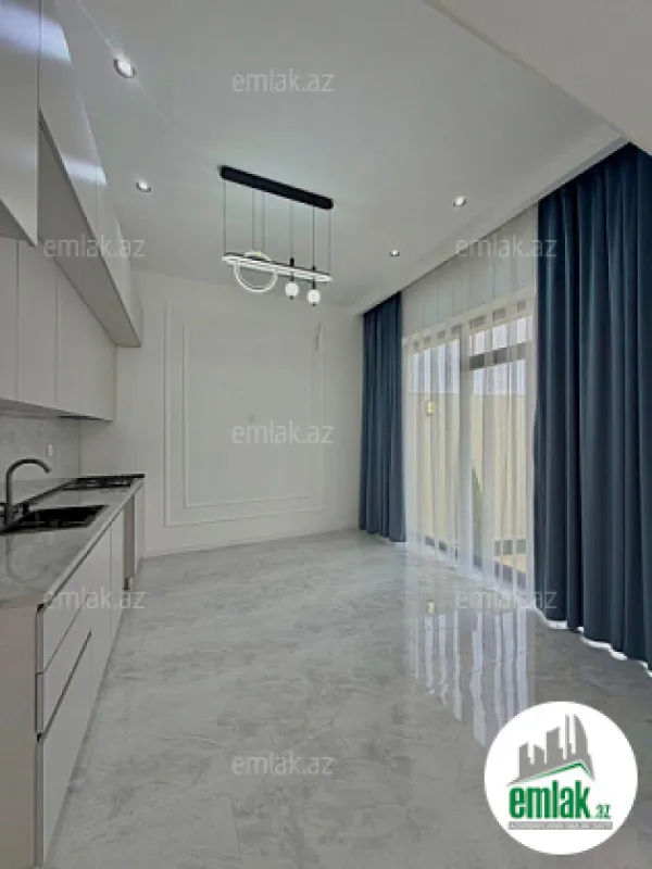 Satılır 4 otaqlı mənzil 150 m²