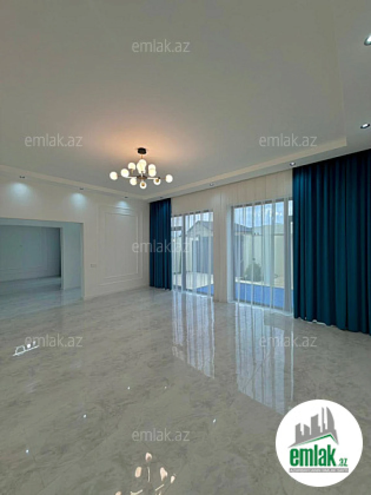 Satılır 4 otaqlı mənzil 150 m²