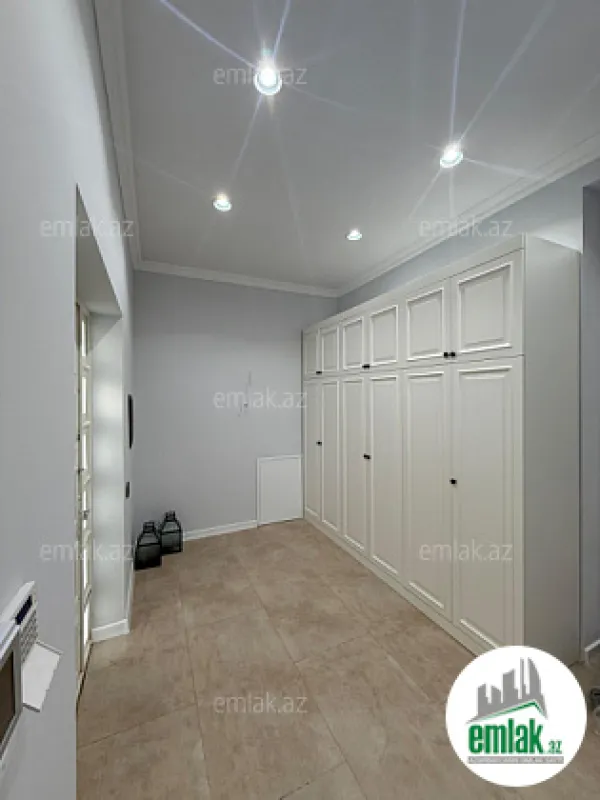 Satılır 5 otaqlı həyət evi 142 m²