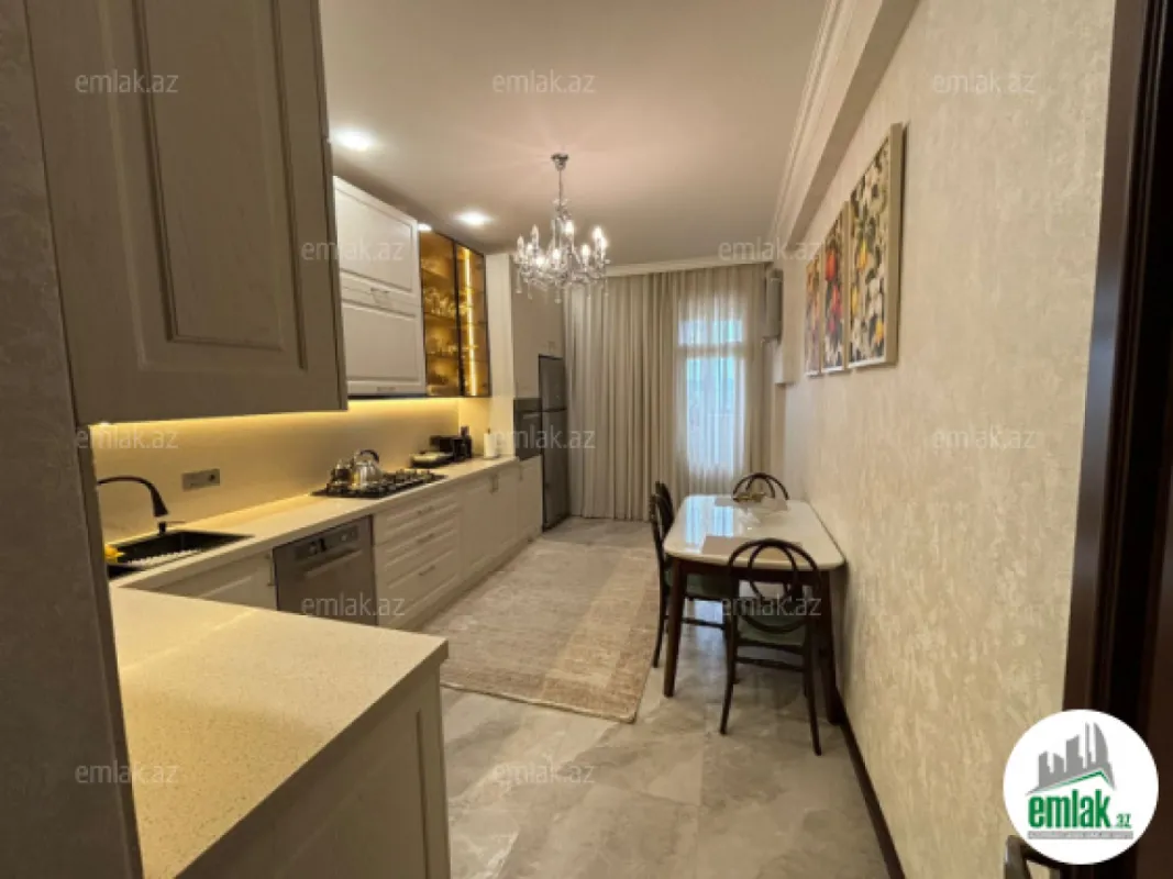 Satılır 4 otaqlı yeni tikili 165 m²