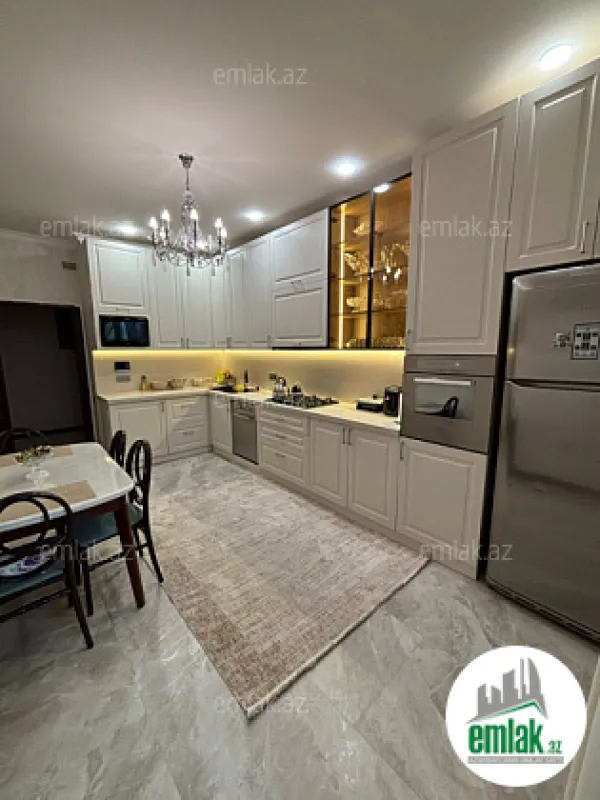 Satılır 4 otaqlı yeni tikili 165 m²