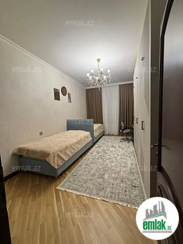 Satılır 4 otaqlı yeni tikili 165 m²