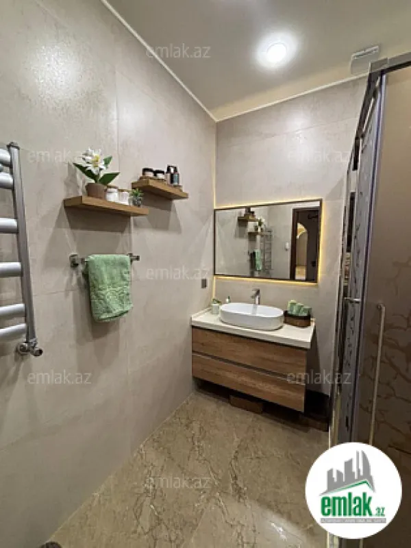 Satılır 4 otaqlı yeni tikili 165 m²