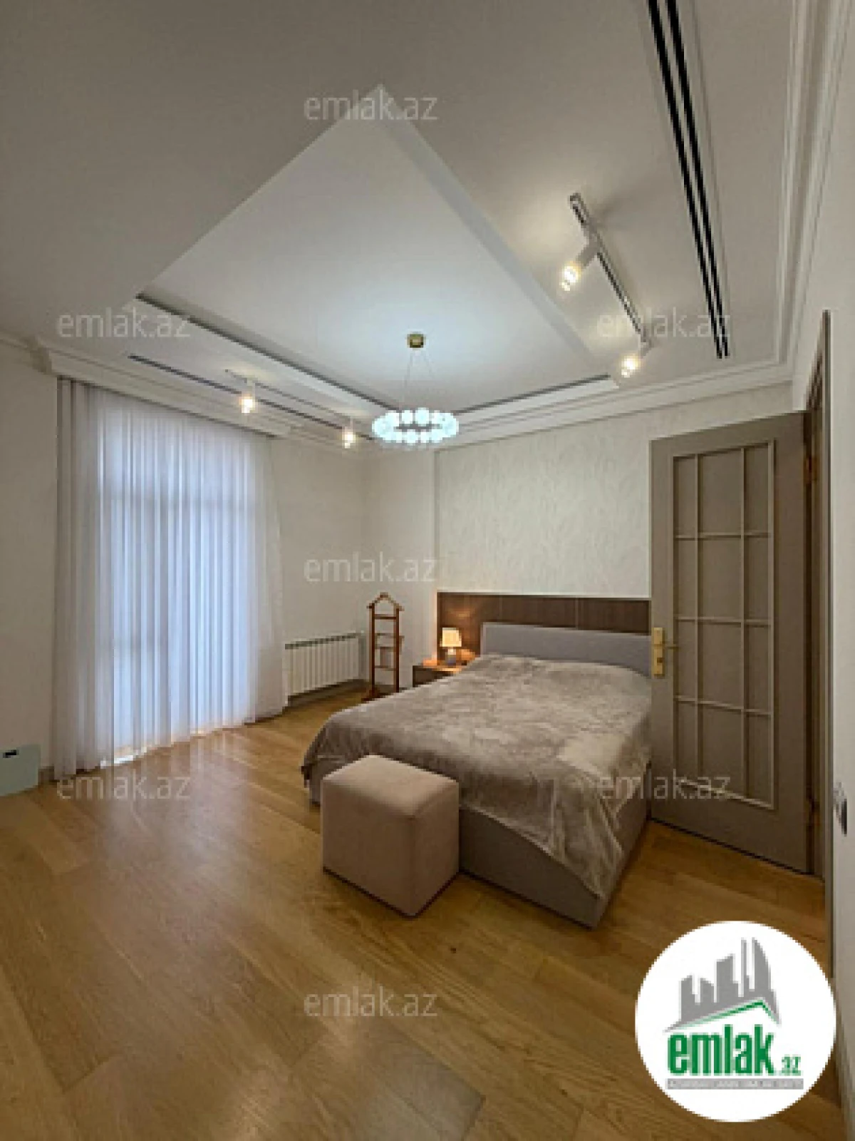 Satılır 3 otaqlı yeni tikili 130 m²